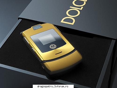 Gold RAZR announced. - A friend of mine just pre-ordered this from - Motorola