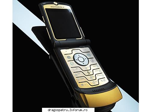 another photo gold razr announced.